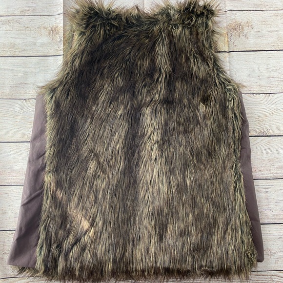 Faux Fur Brown Women Vest - Picture 3 of 3